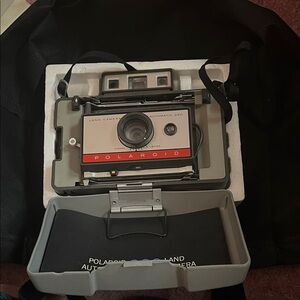 Polaroid Land Camera Automatic 220 - Black and Red
